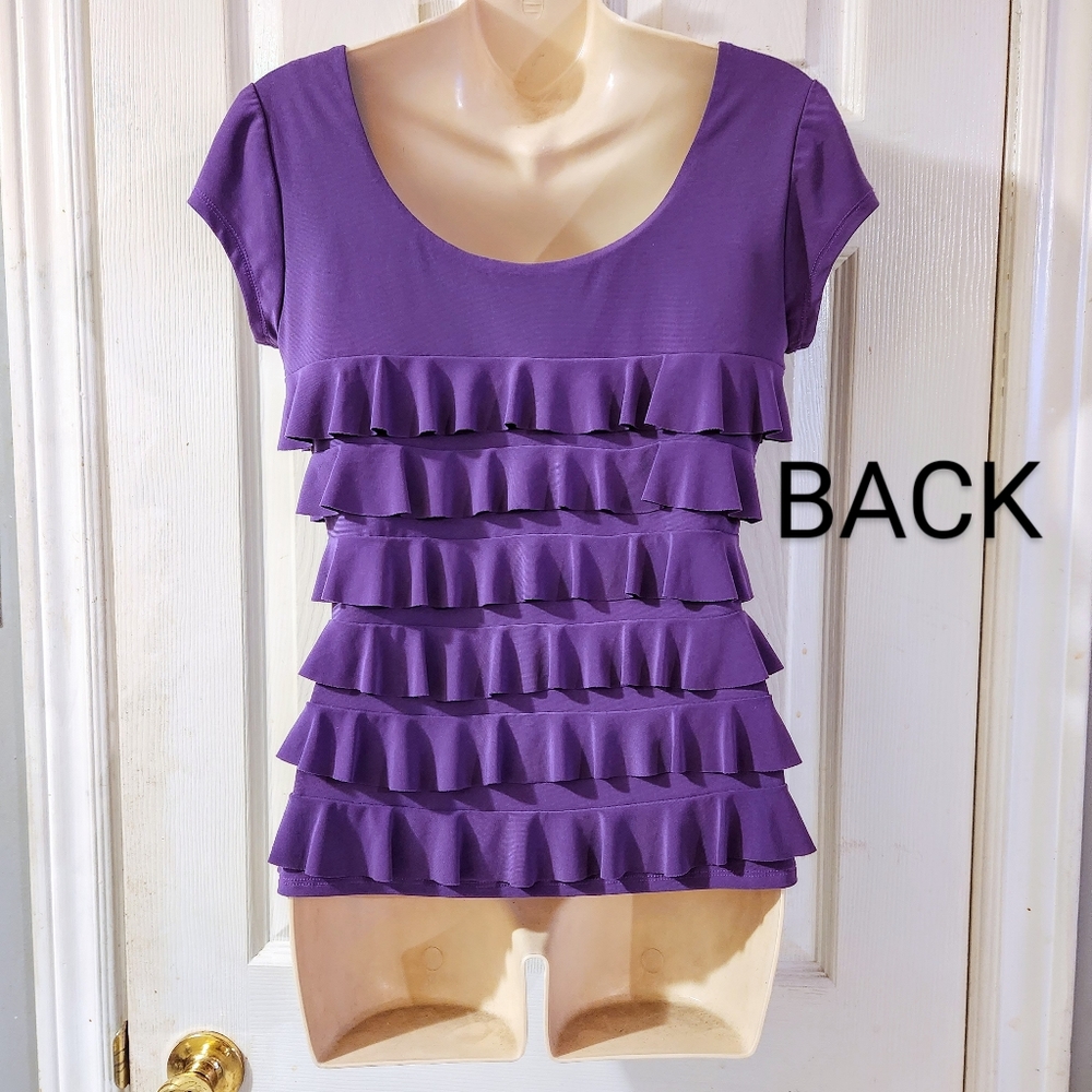 Frank Lyman Ruffle Top - Picture 2 of 5
